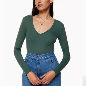 Wilfred free lily go-to long sleeve: v-neck fitted full length top, perfect cond